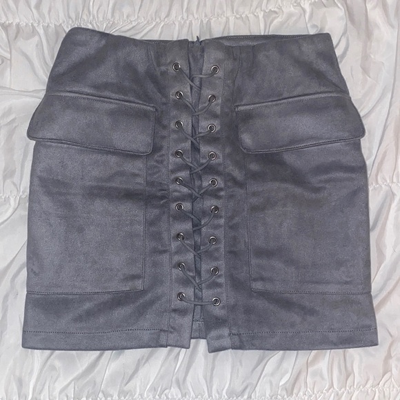 GRAY CRUSHED VELVET SKIRT - Picture 1 of 4